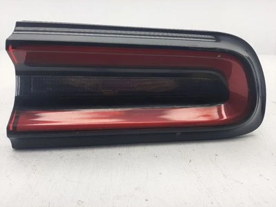 Luz trasera LED exterior derecha pasajero Dodge Challenger 2015-2023 OEM 68510770AA Foto 1 de 4