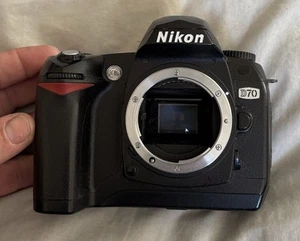 Nikon D70 body tested working cones with battery no charger - Picture 1 of 7