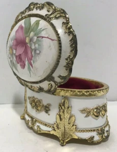 ORNATE Vintage San Francisco Music Box Oval, Ivory And Gold TRIM -Japan - Picture 1 of 8