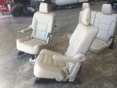 2017-2018 GMC ACADIA 2nd Seat TAN BUCKET LEATHER/HEATED 17 18 - Image 1 of 4