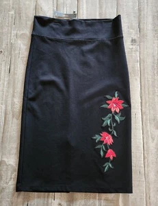 Labijou Pencil Skirt Large Embroidered Black Flowers Pull On Elastic Waist NWT - Picture 1 of 10