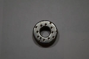 NUEVO STOCK ANTIGUO FABRICANTE DE EQUIPOS ORIGINALES MAZDA AISLANTE DE ESCAPE 0824-40-401 - Imagen 1 de 4