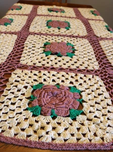 Handgefertigte Granny Square gehäkelte afghanische Decke erhabene Blumen 3D 52 x 71" Überwurf - Bild 1 von 13