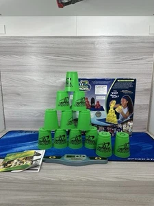 Paquete de 12 tazas verdes apilables en bolsa + tapete apilable y temporizador de trabajo - Imagen 1 de 8