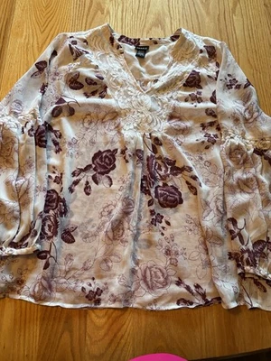 Blusa Torrid Para Mujer Estampado Floral Chifón Encaje Inserto 3X Borgoña/Crema Otoño Foto 1 de 4