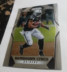 Panini Prizm Marshawn Lynch 2017 #84 plata Prizm Oakland Raiders corte de corte - Imagen 1 de 7