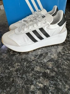 Shoes Universal Kids Adidas Country OG  White-Black Size 4.5 Shoes. ID0102 - Picture 1 of 9