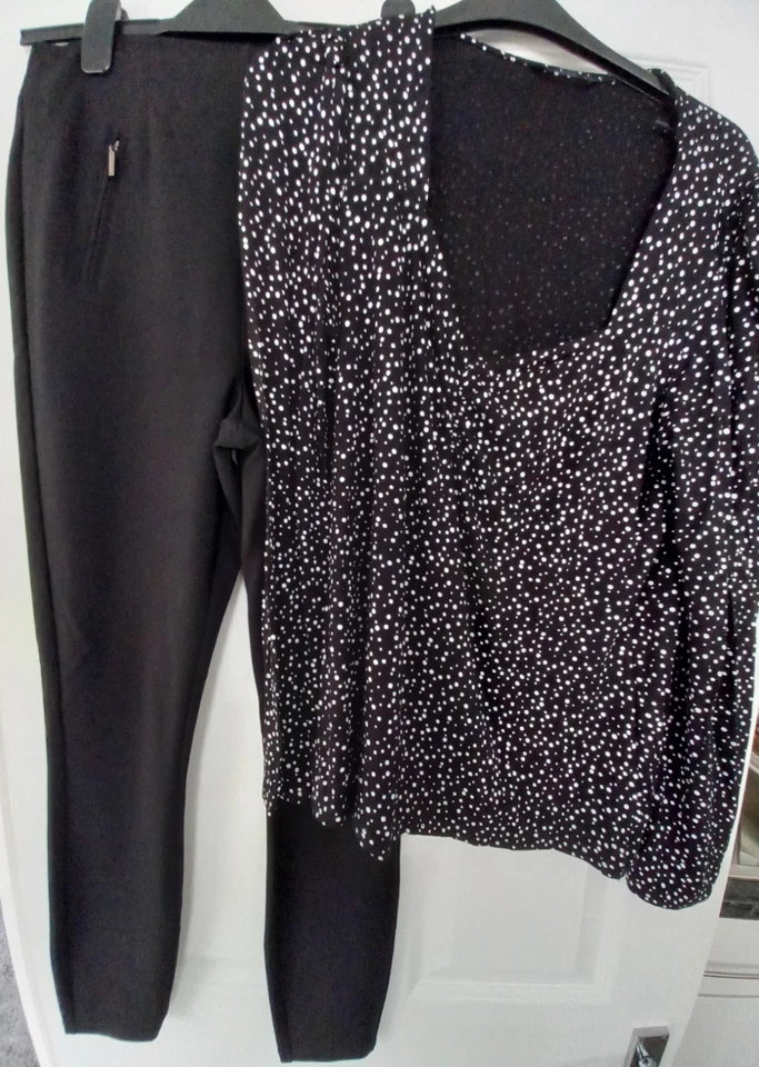 Black jodhpur style legging size 12 new with FREE Roman top used. FREE p+p - Image 1 of 4