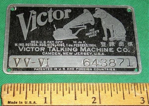 VICTOR VV - VI  Original Nameplate Clean! Clear Graphics! (1904) no mtg. tacks - Picture 1 of 2