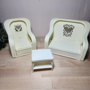 1983 Barbie Dream Furniture - White "Wicker" Convertible Sofa, Chair & Table Set - Picture 1 of 19