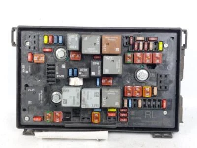 13318785 SCATOLA FUSIBILI OPEL ASTRA (J) SPORTS TOURER 1.7 CDTI 16V MAN 6M 125CV - Immagine 1 di 3