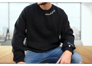 Sudadera personalizada de papá con nombre de niño en manga, minimalista sudadera de papá - Imagen 1 de 3
