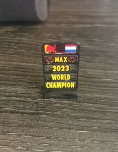 Max Verstappen 1:24 Pit Board 2023 World Champion Pitboard Redbull - Picture 1 of 3