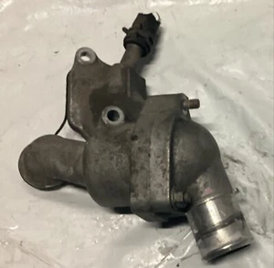 02-10 LEXUS SC430 REFRIGERANTE SALIDA AGUA TERMOSTATO CARCASA ORIGINAL OEM - Imagen 1 de 2