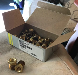 PARKER X209P-4-2 / JOHNSON CONTROLS M-111 (Box of 25) 1/4" x 1/8" Pipe Bushing - Picture 1 of 3