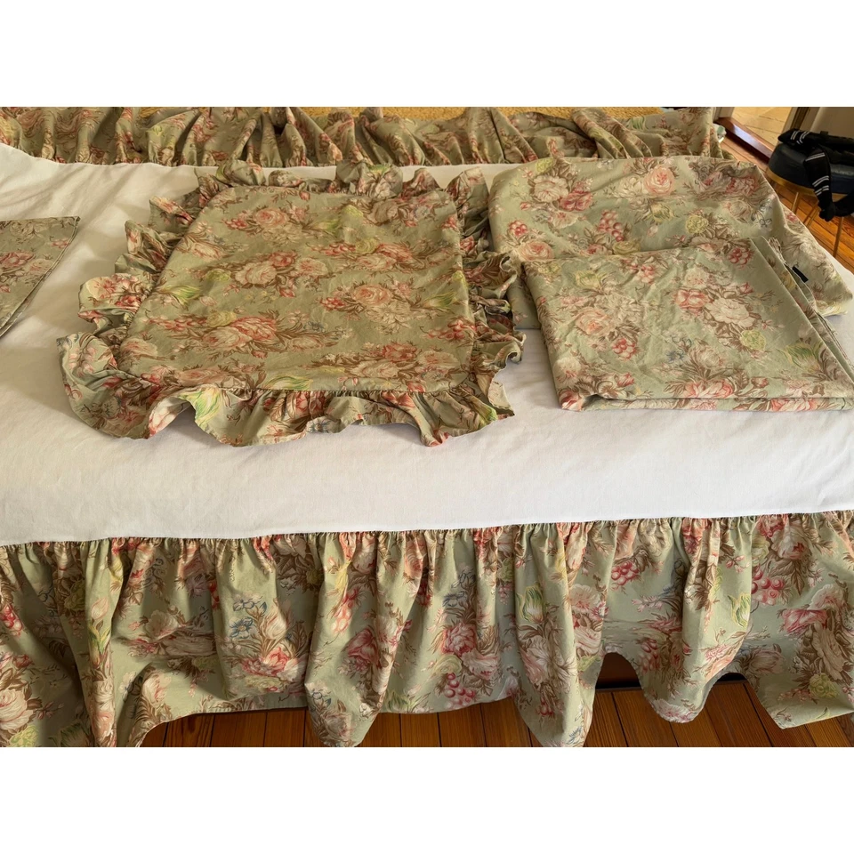 Ralph Lauren Charlotte Verde Estampado Floral Juego Doble Sábanas Falsa y Polvo Volantes Foto 1 de 4