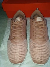 nike flex essential rose gold