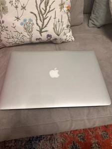 Apple MacBook Pro (Retina, 15-inch, Late 2013) Processor 2.3 GHz Quad-Core Intel - Picture 1 of 10