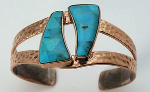 Impresionante brazalete de cobre martillado estilo modernista con turquesa DTR Jay King - Imagen 1 de 11
