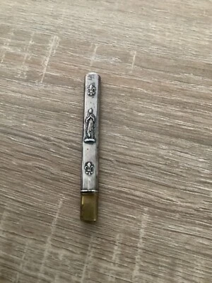 ANCIEN PORTE AIGUILLE RELIGIEUX FLEURS DE LYS - Photo 1/3