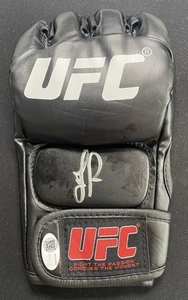 Joe "Body Bags" Pyfer Signed/Autographed UFC Black Glove-- JSA COA #4 - Picture 1 of 1