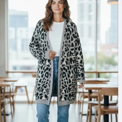 Cárdigan Lumiere Para Mujer Mediano Suéter Leopardo Animal Frente Abierto Negro Gris Foto 1 de 4