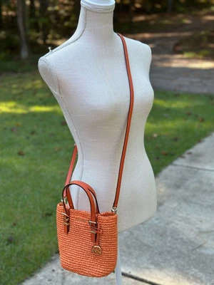 Bolso de Mano Michael Kors Quinn Extra Pequeño North South Paja Naranja Punzón 32S5GQNC0W Foto 1 de 4