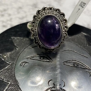 Anillo de plata esterlina amatista .925 gótico diseño corte ovalado oscuro talla 7 para mujer NUEVO - Imagen 1 de 7