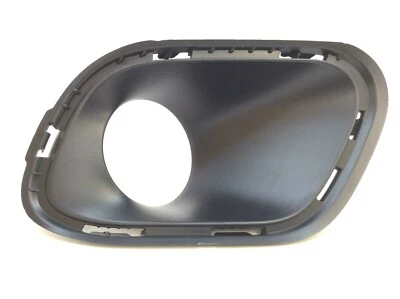 2016-2018 Jeep Cherokee Overland dianteiro destro lâmpada de neblina de passageiro moldura preta nova OEM - Imagem 1 de 4