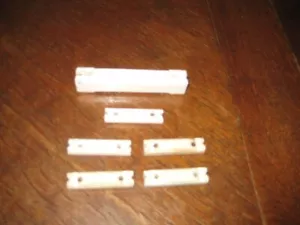 Lot of 6 E. F. Johnson Antenna Insulators; 104, 132 + four marked only Johnson - Picture 1 of 3