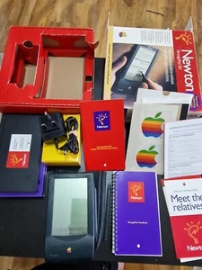 Vintage Apple Newton MessagePad 100 in original box with manual - Picture 1 of 12