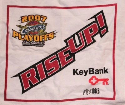 NBA CLEVELAND CAVS BALONCESTO 2007 PLAYOFF RALLY TOALLA ARENA PROMOCIÓN VARIANTE CLAVE Foto 1 de 4