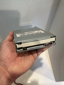 Unidad de disquete interna de 3,5 pulgadas NEC FD1231T de colección 2000 probada funciona - Imagen 1 de 6