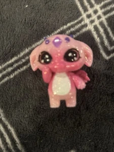 Lindo juguete figura Magic Mixies Mixlings rosa brillante de 2" - Imagen 1 de 1