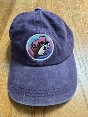 Buc-ee's Ovalado Castor Logo Púrpura Sombrero Gorra Correa de Cuero Bucees Foto 1 de 4