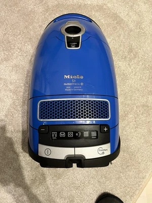 Miele Complete S8 C3 Complete Powerline Vacuum Cleaner Base Unit - Image 1 of 4