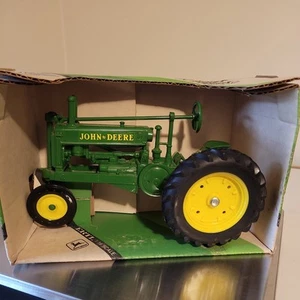 1934 JOHN DEERE MODEL A TRACTOR 1/16 ERTL NIB - Picture 1 of 6