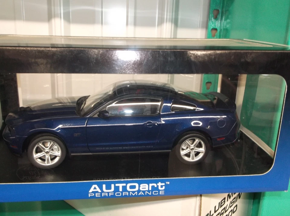 Auto Art 1/18 2010 ford mustang GT blue NIB - Image 1 of 1