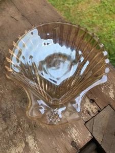 Vintage Jeannette Glass Company Occasional Pieces Shell Candy Dish Amberglo - Picture 1 of 5