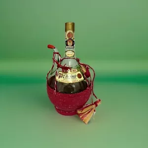 Original Vintage 1972 Mid Century CHIANTI Italy Green Glass Bottle Wicker Base - Picture 1 of 3