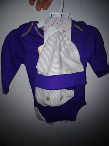 NFL Minnesota Vikings Bodysuit, Pants, Hat, And Booties Size Newborn Cover