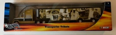 Plataforma de remolque tractor Fireball Roberts Tribute 2000 Hot Wheels Transporter 1:64 Foto 1 de 4