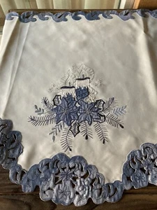 Embroidered Christmas Mantel Scarf White Blue Bells Candles Lace Trim 18.5X94 In - Picture 1 of 8