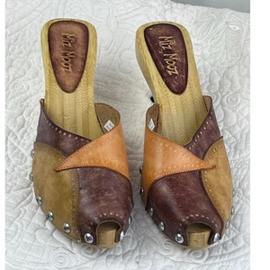 Scarpa Miz Mooz da donna taglia 9 marrone tacco a gattino tomaia in pelle antiscivolo in legno - Foto 1 di 10