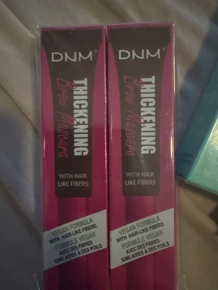 Máscara de pestañas espesante DNM TAUPE TISI01 cejas Foto 1 de 1