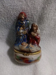 Krippe Schmuckschatulle Keramik 4,5" x 2,75" Maria, Josef und Jesuskind - Bild 1 von 4