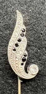 MARCASITE STYLE CLEAR & BLACK CRYSTAL WHITE METAL STICK PIN BROOCH - Picture 1 of 6