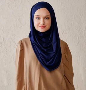 Camiseta deportiva con capucha turca islámica instantánea entrecruzada Modefa chal hiyab - azul marino - Imagen 1 de 2