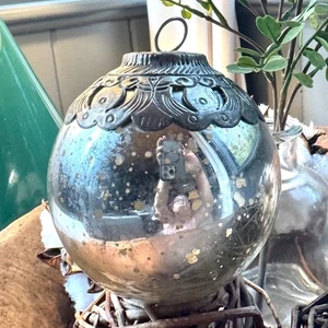 Vintage Lg Quecksilber Glas Optik Ornament geprägt Silber Kappe Distressed Spiegeloptik - Bild 1 von 5