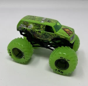 Spin Master Monster Jam Limited Edition OCD Meltdown Truck 1:64 Neu - Bild 1 von 9